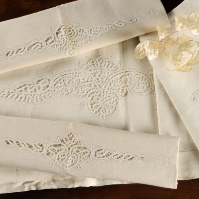 Drap avec deux taies d'oreiller