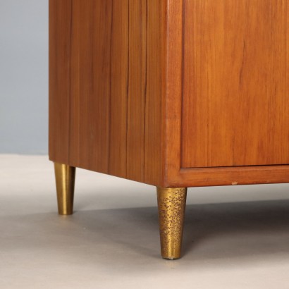 Librería con vitrina y solapa de los años 00