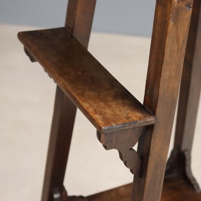 Jardinera Liberty en álamo teñido de nogal