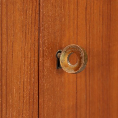 Bibliothèque des années 1960 avec vitrine