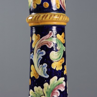 Majolika-Säule im Stil der Neorenaissance