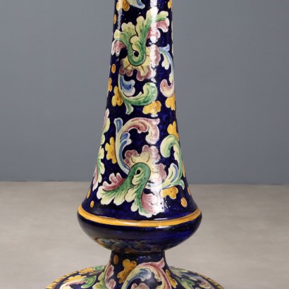 Majolika-Säule im Stil der Neorenaissance