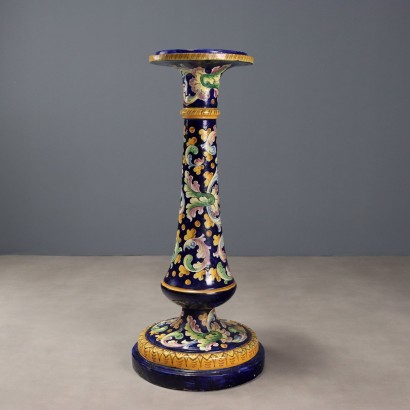 Majolika-Säule im Stil der Neorenaissance