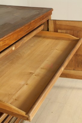Drawer sheet rack designs, ruled by zooccolatura, two doors, fake b-pillar Stud, seven drawers, door sheet-interior designs