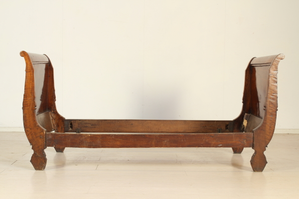 Letto a barca - Letti e testate - Antiquariato - dimanoinmano.it Letto a barca - Letti e testate - Antiquariato - dimanoinmano.it