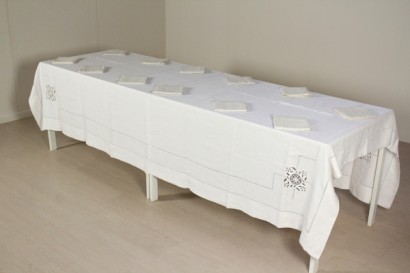 Tablecloth with napkins