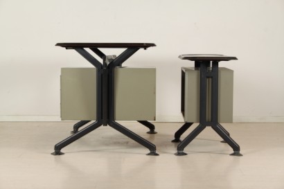 tavoli di modernariato, scrivania olivetti, produzione olivetti, designer gruppo BBPR, modello arco, anni 60, del 1963