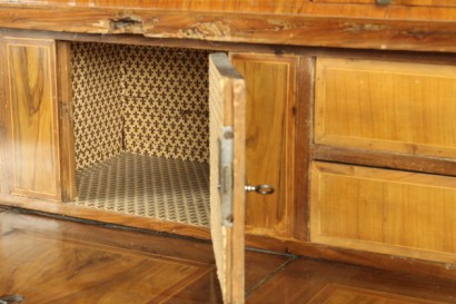 Neoclassical Drop-Leaf Chest of Drawers Walnut Olive Late 1700s