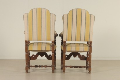 Pair of thrones on the back - rest