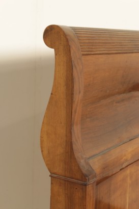 Detail of head sleigh twin bed