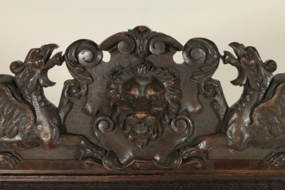 Particular carved Renaissance Cabinet