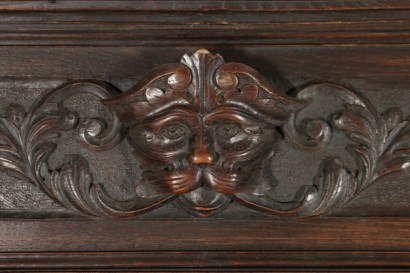 Particular carved Renaissance Cabinet