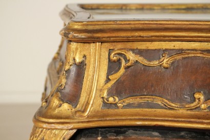 Particular pair nightstands Baroque style