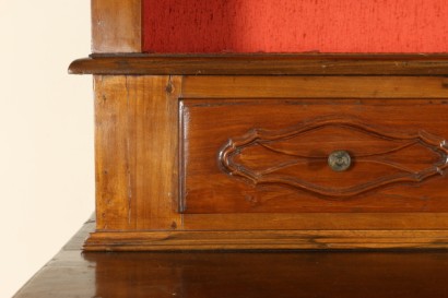 Particolare cassetto Credenza Piemontese con piattaia