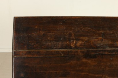 Particular storage chest carved