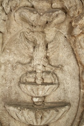 Particular escudo de armas en piedra