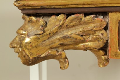 Particular Neoclassical lacquered console table