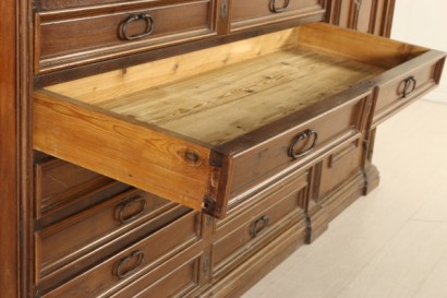 Grande credenza a doppio corpo - particolare