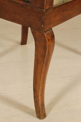 Gruppo quattro sedie e poltroncina restaurazione - gamba