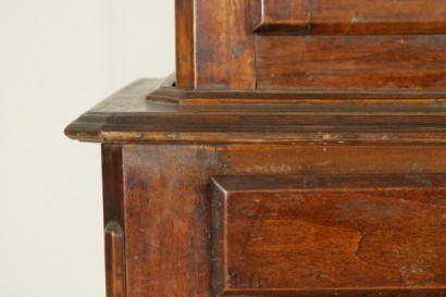 Credenza con alzata - particolare