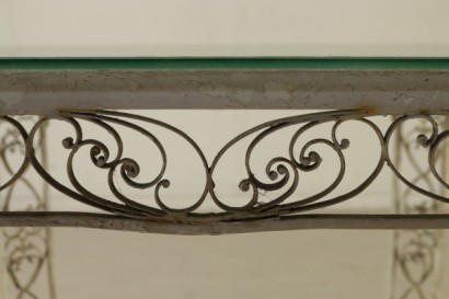 Tavolo e quattro poltrone da giardino - particolare tavolo Tavolo e quattro poltrone da giardino - particolare tavolo