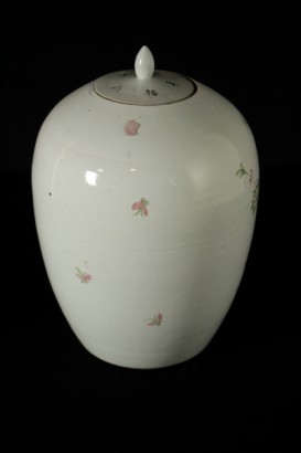 Vase with lid with lid ovoid-detail