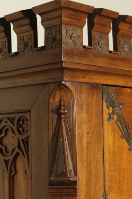 Pétite Armoire Néogothique XIXe Siècle