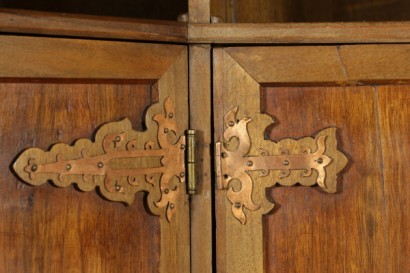 Pétite Armoire Néogothique XIXe Siècle