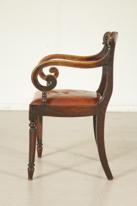 Kelvin Chair-side