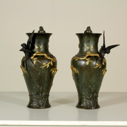 Pair of vases in bronze by Jules Moigniez