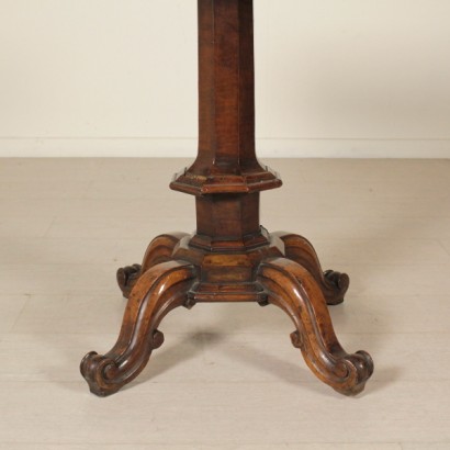 Coffee table with carved stone-detail