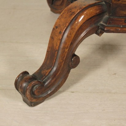 Coffee table with carved stone-detail