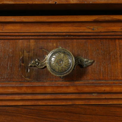 Walnut chest of drawers-detail