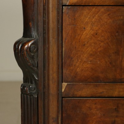 Dresser Walnut crotch-detail