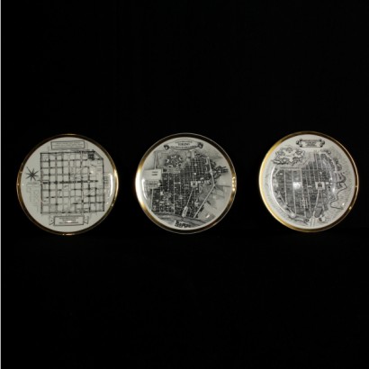 plats piero fornasetti, piero fornasetti, fornasetti l'histoire de turin, l'histoire de turin, plats l'histoire de turin, assiettes en porcelaine blanche, fornasetti turin, fornasetti city plan, # {* $ 0 $ *}, #anticonline, #piattipierofornasetti, # pierofornasetti, #fornasettilastoriaditorino, #lastoriaditorino, #piattilastoriaditorino, #piattiporcellanabianca, #fornasettitorino, # fornasettipiantacittà