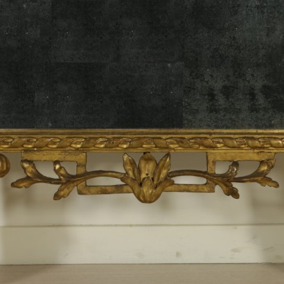 Neoclassical mirror-detail