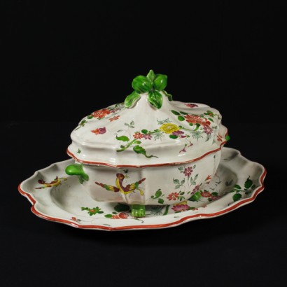 Tureen with tray