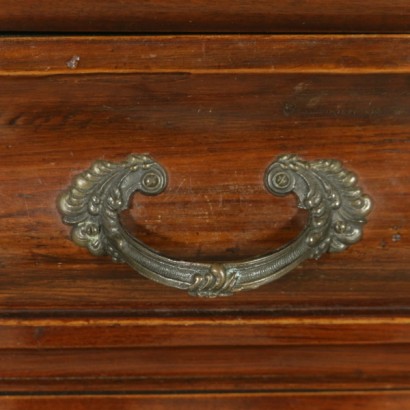 Dresser mid ' 800-detail