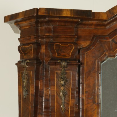 COMMODE baroque avec ascenseur-détail