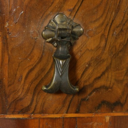 Baroque COMMODE with lift-detail