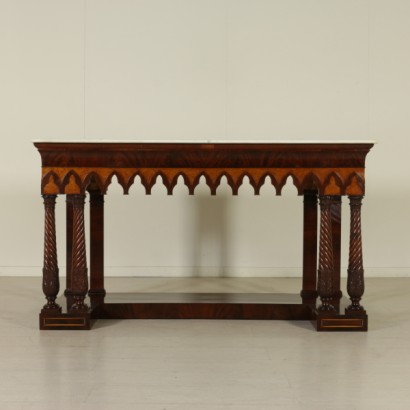 Néo--gothique table pariétal