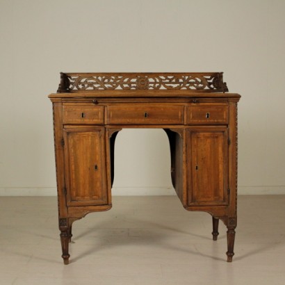 Neoklassische Schreibtisch vom Zentrum