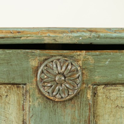 chest, antique chest, antique chest, 900 chest, lacquered chest, carved rose window, decorated chest, polychrome chest, {* $ 0 $ *}, anticonline