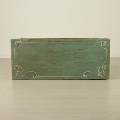 chest, antique chest, antique chest, 900 chest, lacquered chest, carved rose window, decorated chest, polychrome chest, {* $ 0 $ *}, anticonline