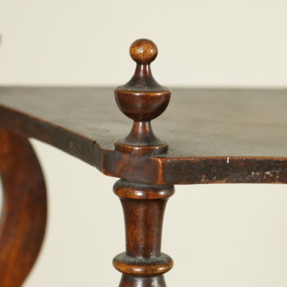 Etagere Umbertina - particolare Etagere Umbertina - particolare