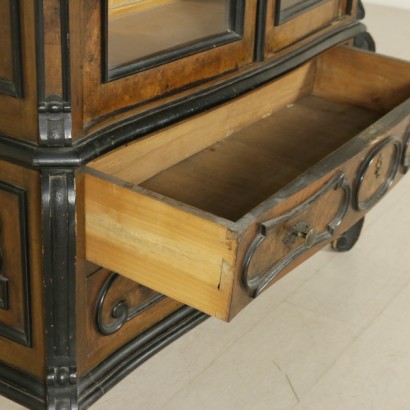 showcase, showcase in baroque style, baroque showcase, baroque style, showcase in walnut, showcase in briar walnut, showcase with drawers, carved showcase, antique showcase, antiques showcase, {* $ 0 $ *}, anticonline