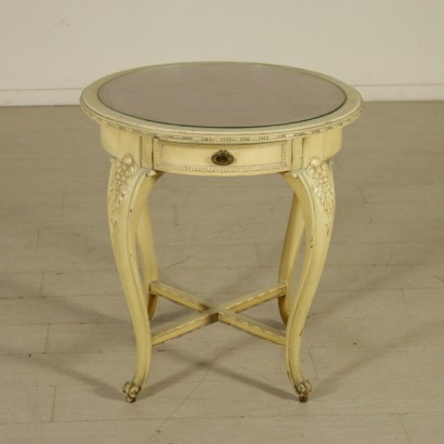 {* $ 0 $ *}, Table basse avec pieds ondulés, Table basse avec plateau rond, Table basse antique, Table basse antique, Table basse antique, Table basse en bois laqué, Table basse avec cristal encastré, Table basse italienne, Table basse 900 , Table basse du milieu du siècle, table basse Italie