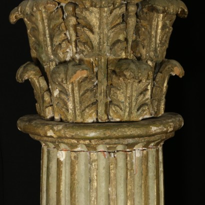 Par de columnas tallado-detalle