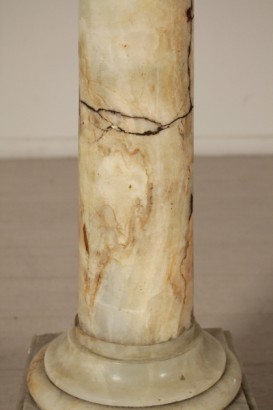 Alabaster column clear-detail