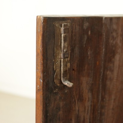 Corner cupboard with glass front-detail